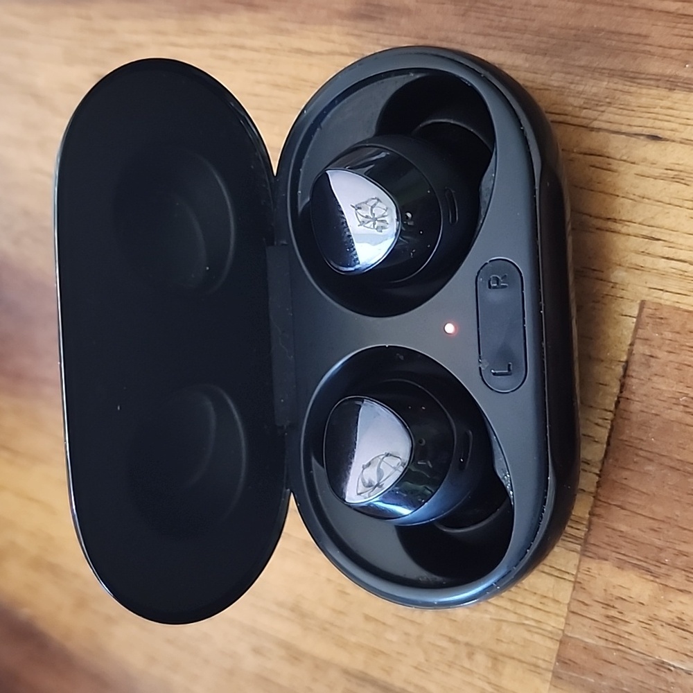 Samsung Buds Plus Black Wireless Earbuds Case As-is